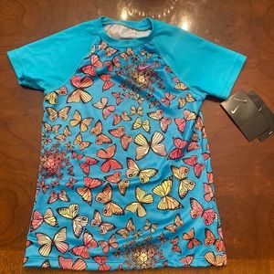 Nike Girls NWT rash-guard Adorable Butterfly 🦋 pattern